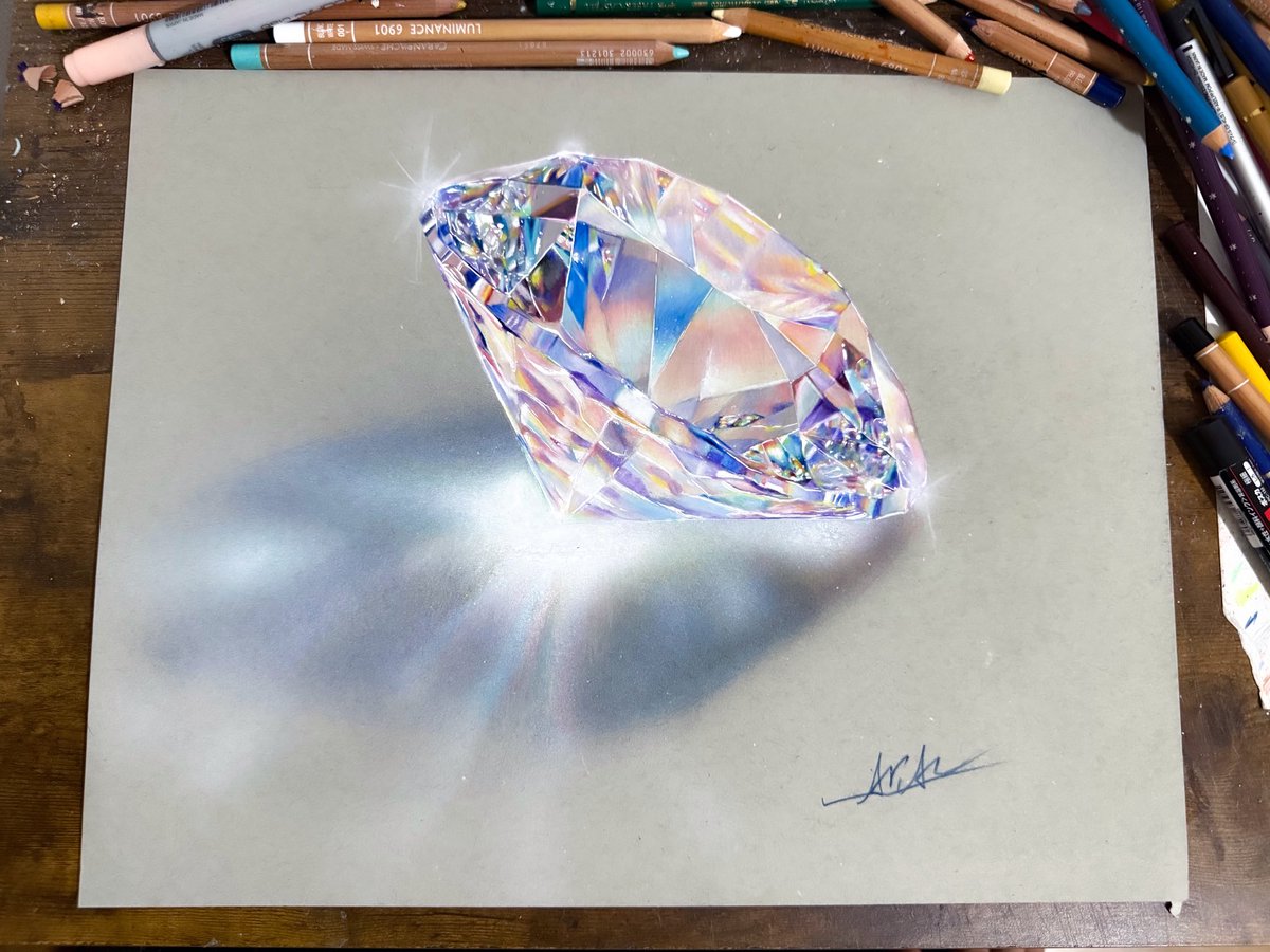 色鉛筆でダイヤモンド描きました✏️ 頑張ったので見て欲しいです！！