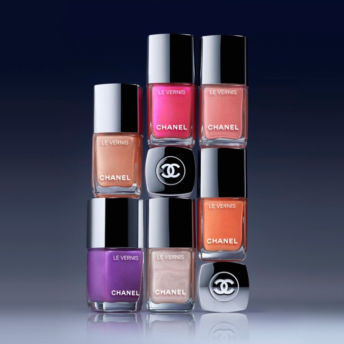 この夏は、シャネルの限定ヴェルニで輝くネイルに。COMÈTES COLLECTIVE