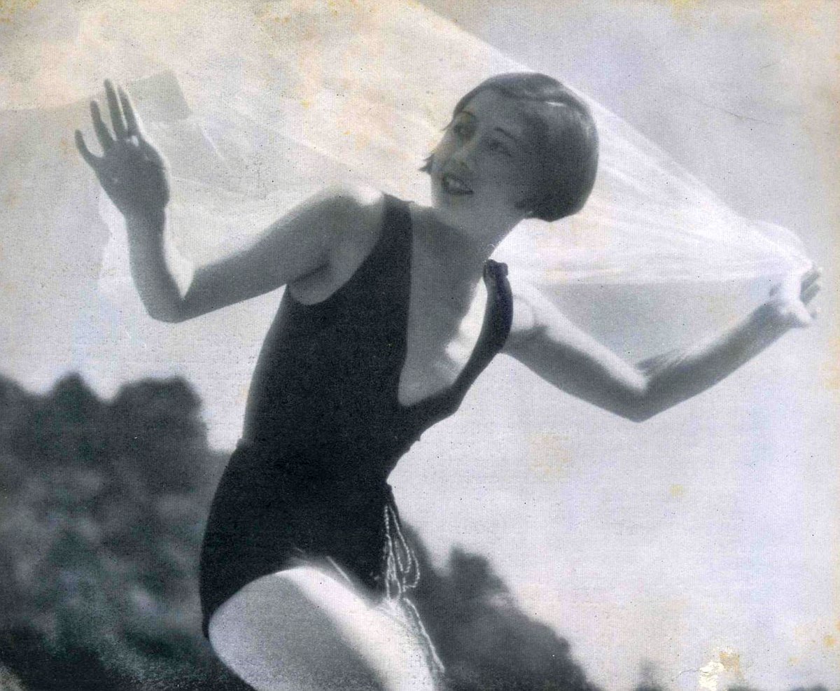 昭和11年（1936年）、当時日本中で大人気だった朝鮮の舞踏家の崔承喜