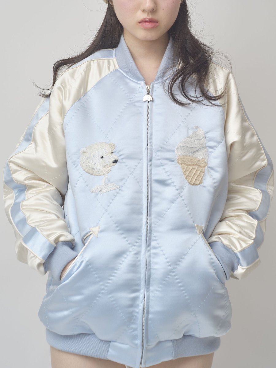 定番のしろくまのスカジャンに新たな展開が。氷山に見立てた、かき氷