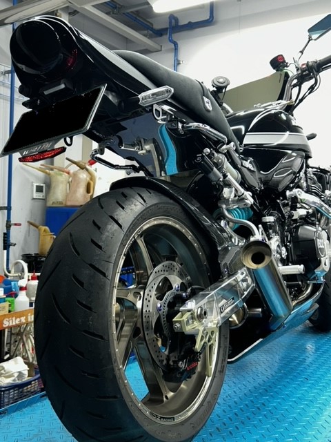 🌸#PIT作業御礼】 本日はK様の #Z900RS に今話題沸騰中 #リヤアンダー
