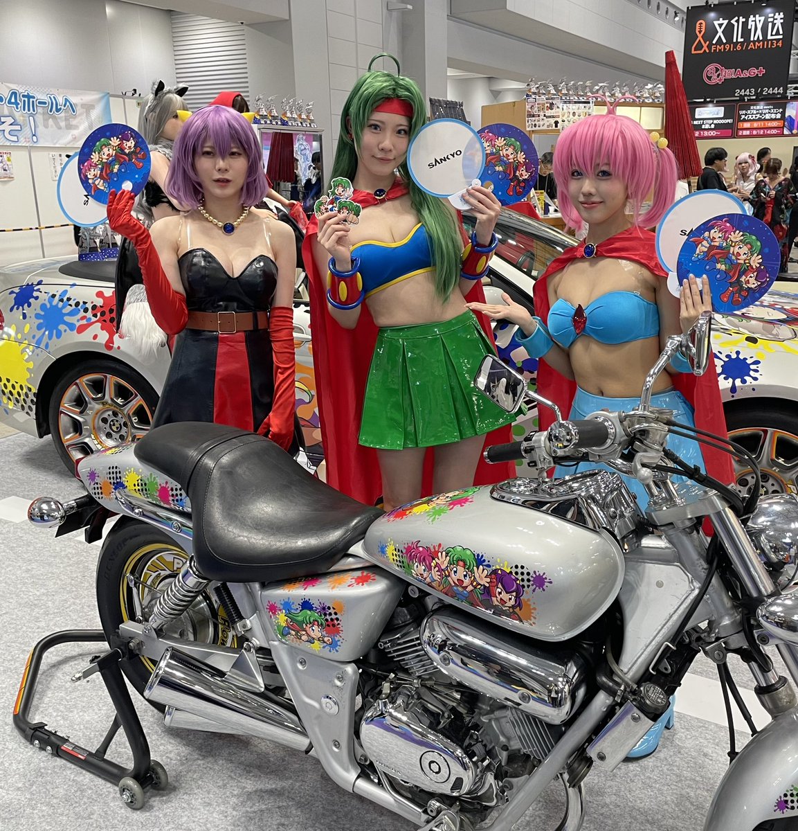 土屋工業ブースにぎわってます！ 夢夢ちゃんのラッピングバイク