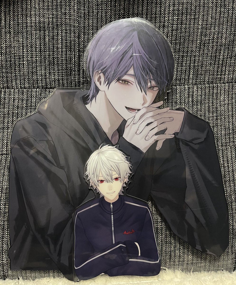 剣持刀也、束縛グッズ ダイカットアクリルパネル 思ってたサイズじゃ