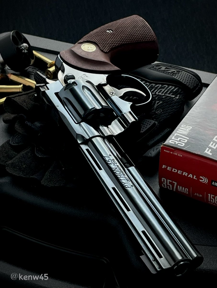 モデルガン2丁及びレ−ザ−サイト モデルガン カンカン モデルガン