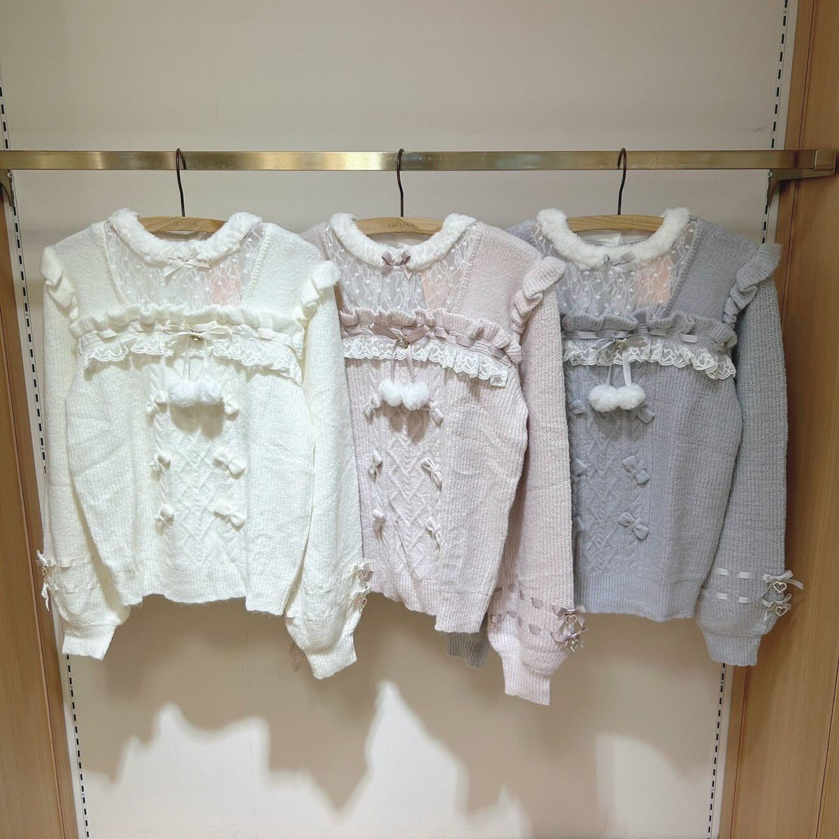 近鉄ℙ𝕒𝕤𝕤'𝕖店 ℝ𝕖 𝔸𝕣𝕣𝕚𝕧𝕒𝕝 ❤︎モヘアタッチポンポンニット