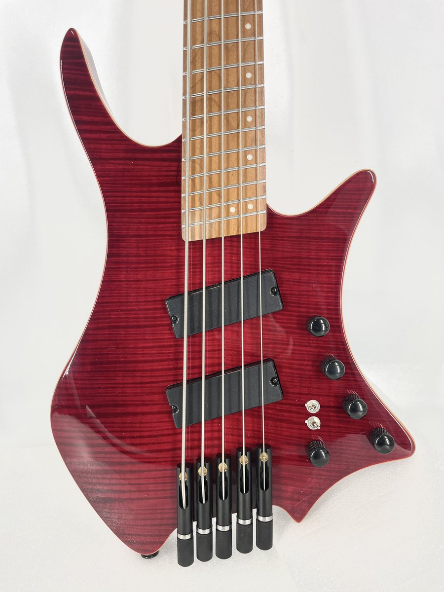 gfcからハイコストパフォーマンスの5弦ヘッドレスベースが誕生！ gfc