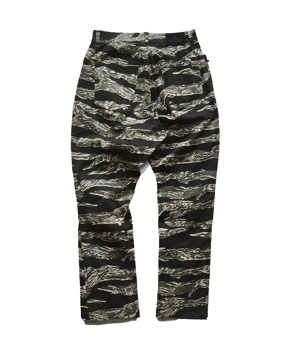 HEY-SMITH」のギター・ボーカル猪狩秀平氏とのコラボレーションパンツ