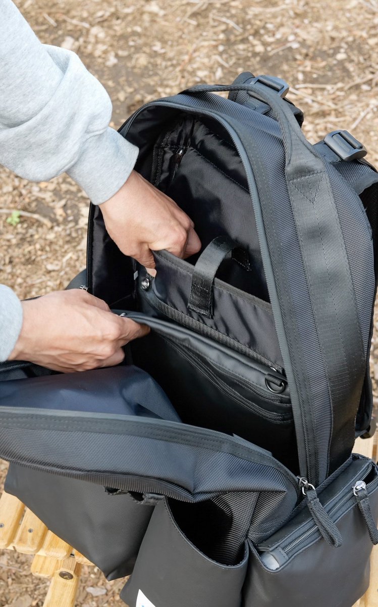 ただいま予約販売中の awesome backpack CAMPER その名の通りキャンプ