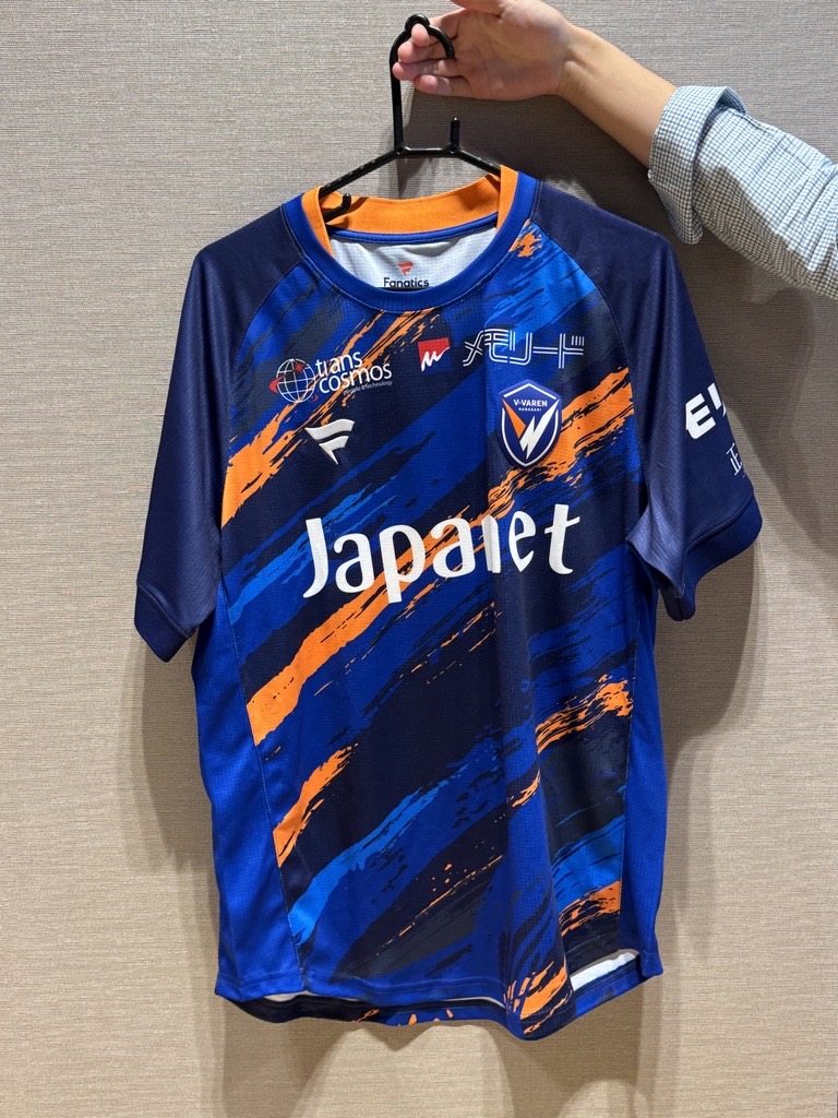 ヴィヴィくんのサイン入り！「V・ファーレン長崎のユニフォーム」が