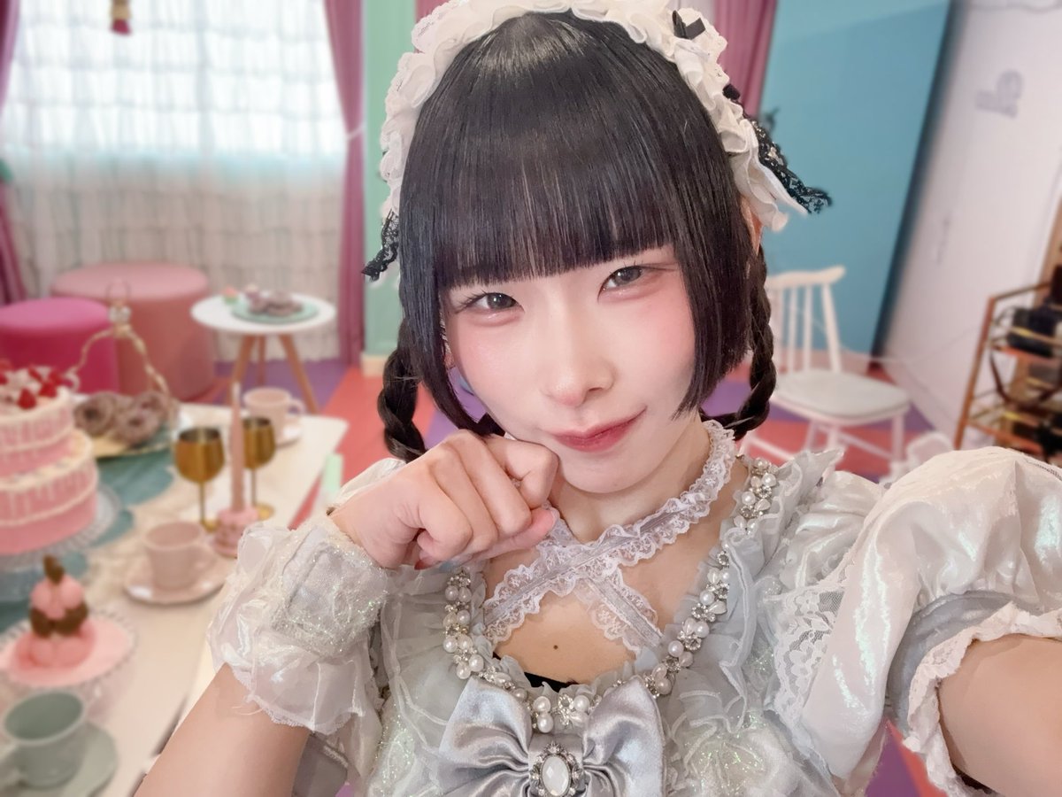 オンラインチェキ発売中〗 今月はキミニハネここちゃん衣装🐶❕ 王道