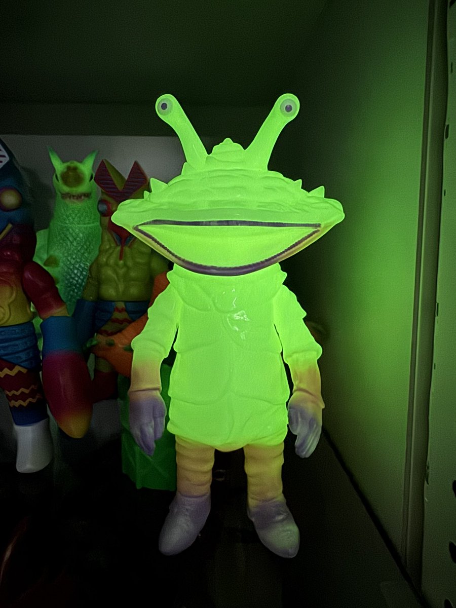 カネゴン GLOW1(蓄光) KAIJIN x One up. こちらも1月1日0時に全力で笑