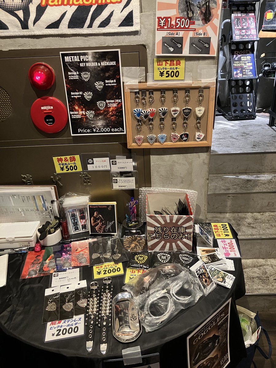 タッカンのにゃんこTシャツ、Sは残1枚、XXLなし、XXXL 2枚、M と L は