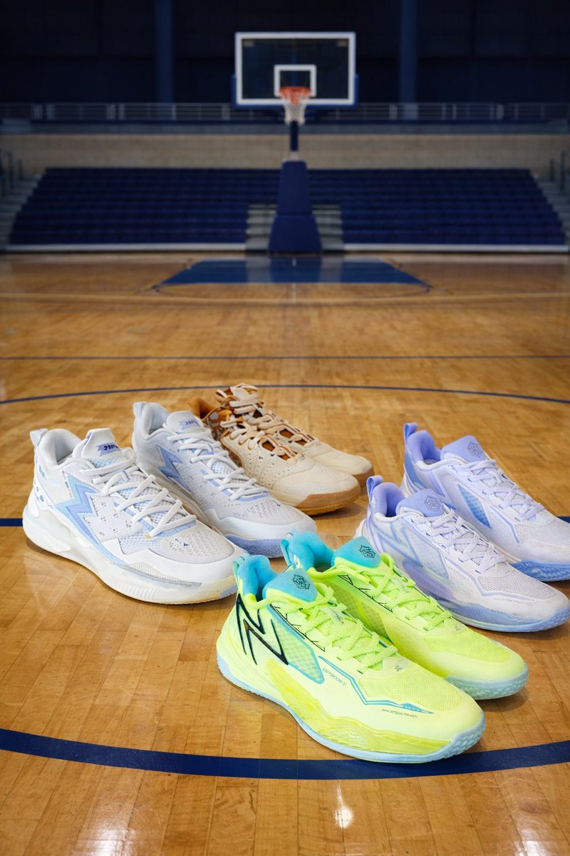 コートに立つ、その一歩のために。 スピードも、安定も、フィットも