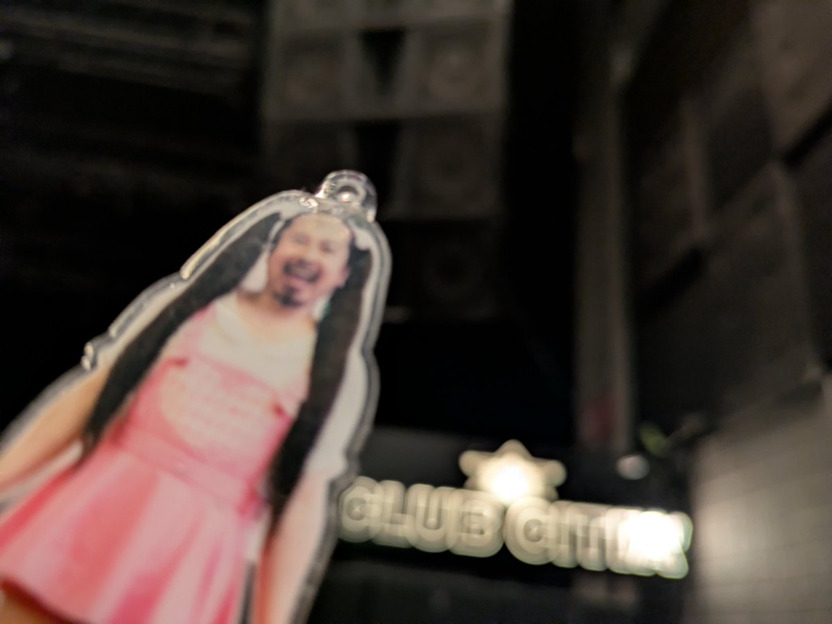 今日は川崎でGEZAN×BRAHMANだよー🎶 #おでかけロンちゃん