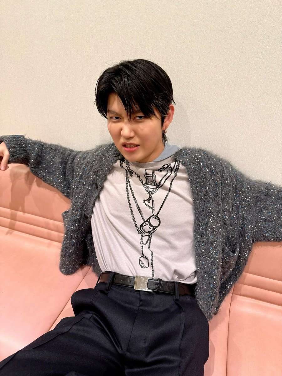 お尻。ね。 やっぱ若井さんはお尻よね🤭 #MZINE #MZINEみた #若井滉斗