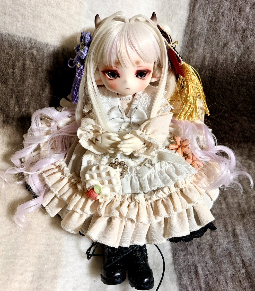 こちらもMIMIEL(@mimieldoll )様のウィッグ。 い、いろ華さん。春めい