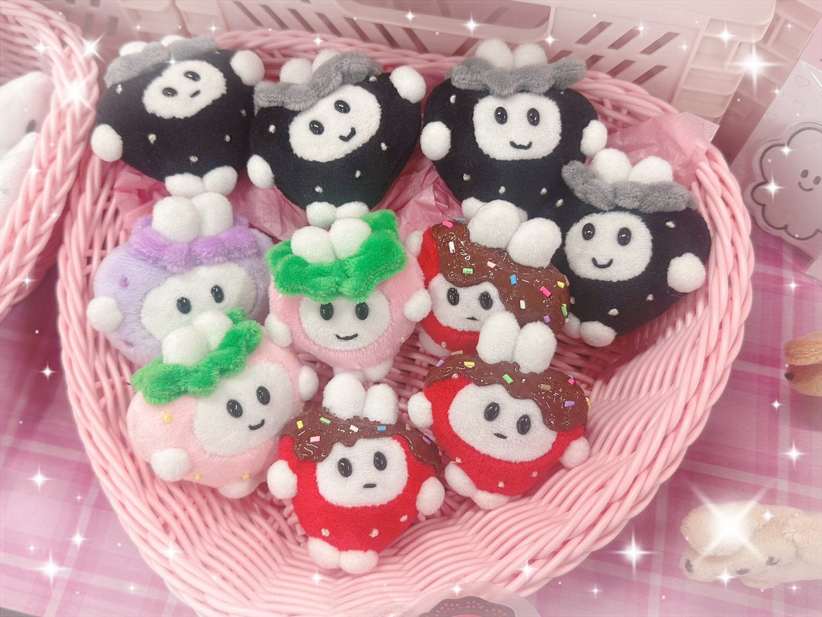 いちごうさぎさん、ノーマルの赤が 売り切れました₍ ᐢ. ̫ .ᐢ