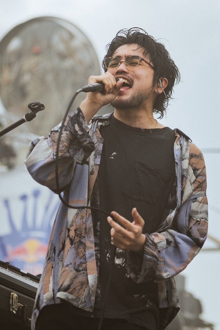 ライブ中のアイコンタクト大好きです✨ 最近は井口理さんのサングラス