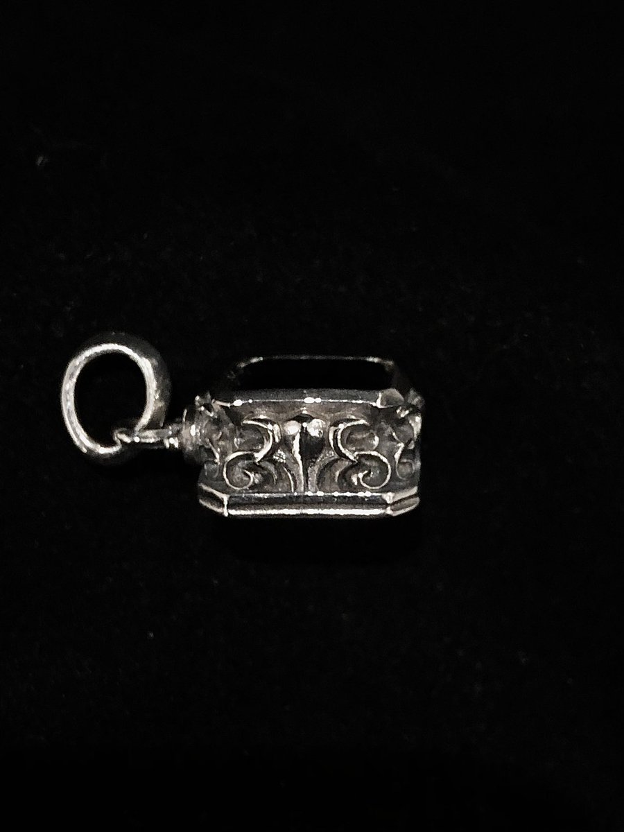 DEAL DESIGN リリーコフィントップ