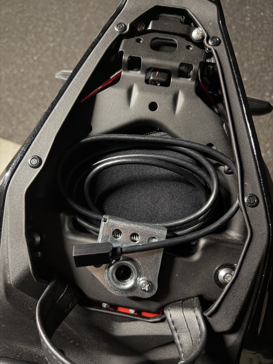 ZXの絶対に誰も使わないでお馴染みの標準装備USBは延長ケーブルつけと