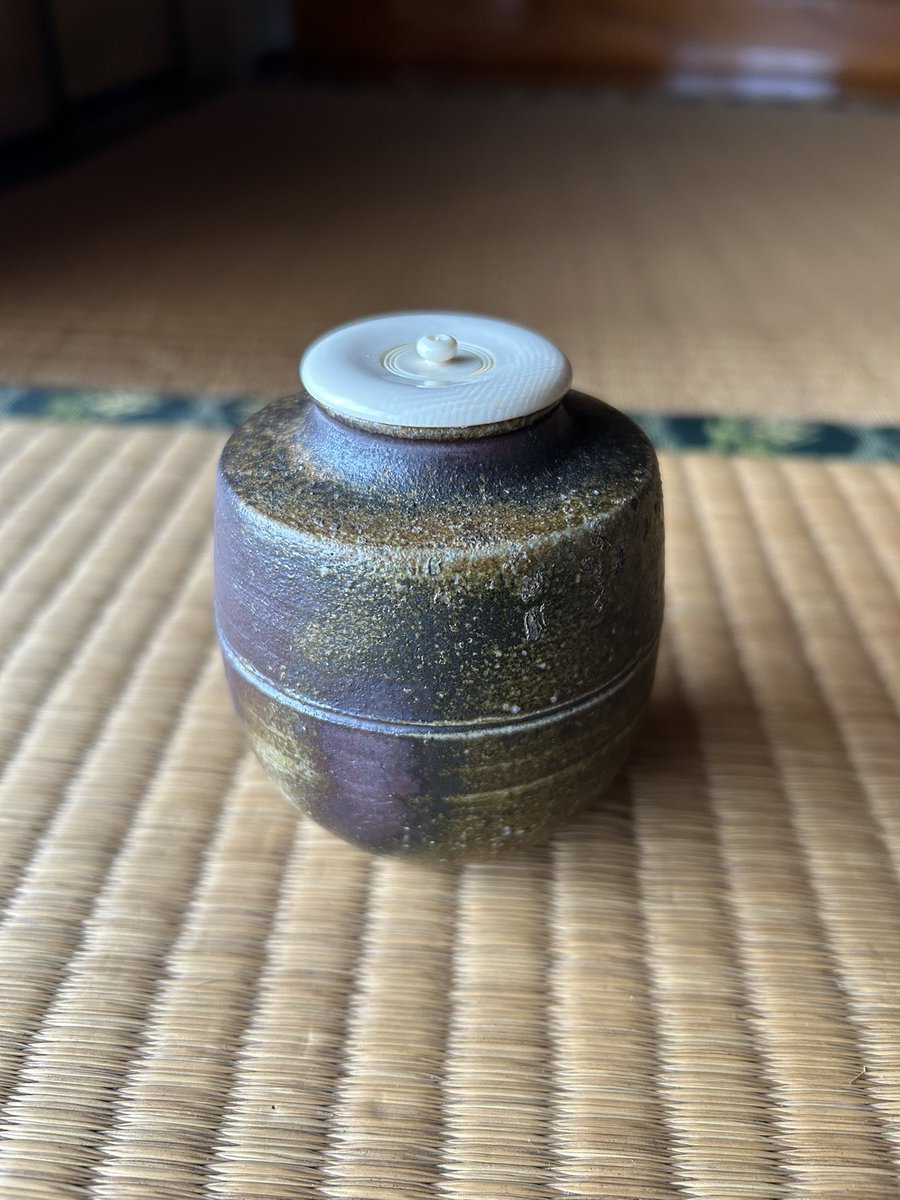 茶入 備前焼 矢部 篤郎さん サンギリと紫蘇の紫がお気に入り