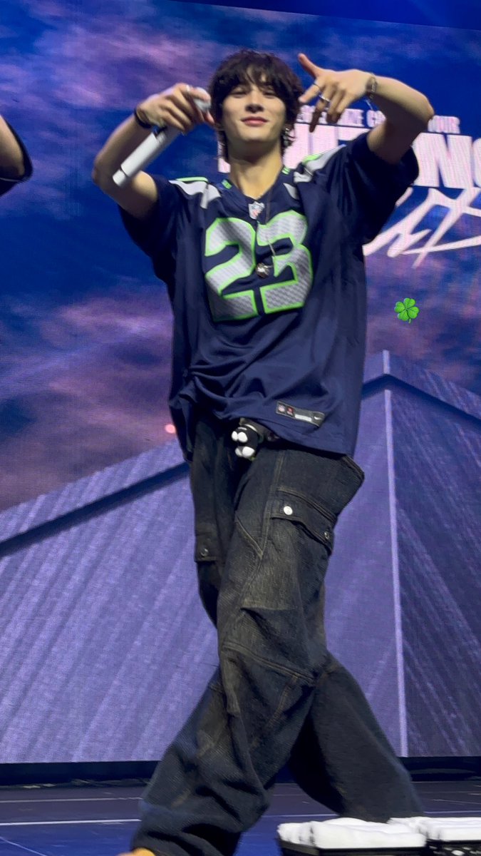 back when i saw riize anton did this at me but my phone ran out of