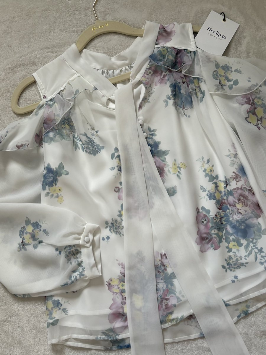 おはようございます♡ 先月店舗予約した 【新色】Isaline Bow-Tie