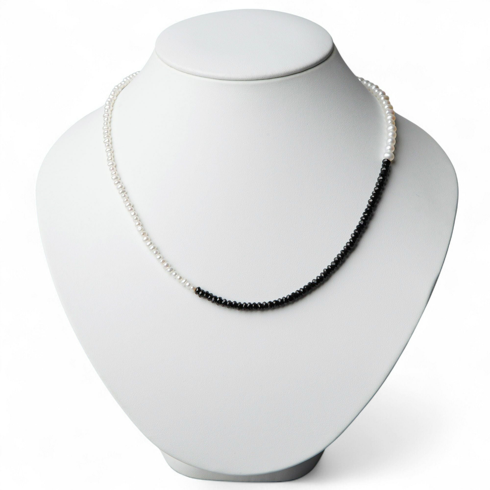 WEB限定】淡水真珠×ブラックスピネル ネックレス 2.5-5.0mm ミックス