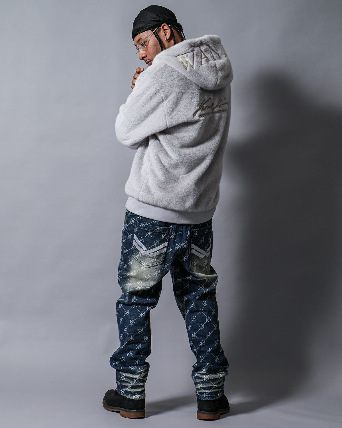 Karl Kani 総柄 ロゴ刺繍 ファーコート ボア L シルバーグレー Karl