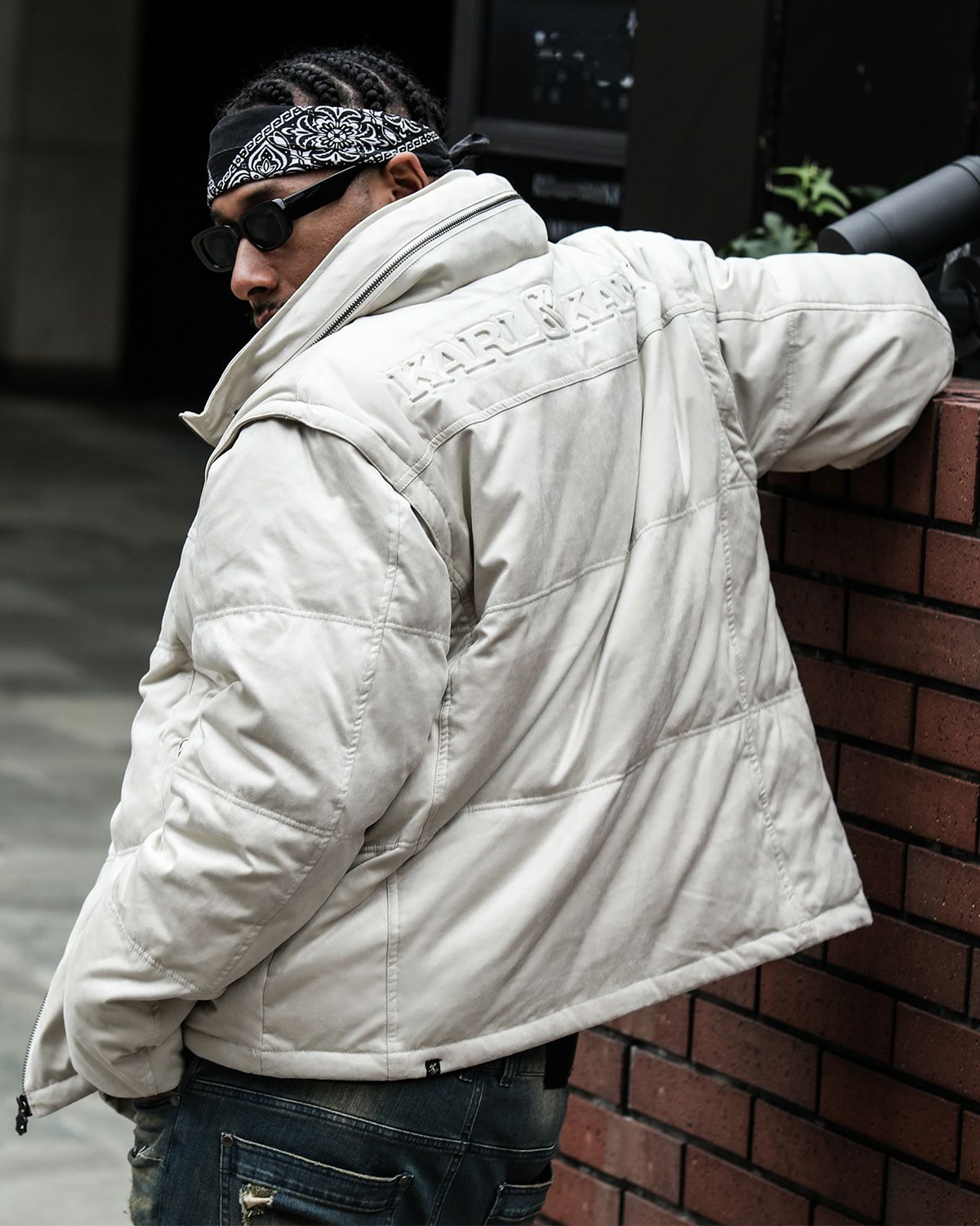 Karl Kani] ポリスウェード Wフロント 袖脱着 ダウンジャケット | PEET