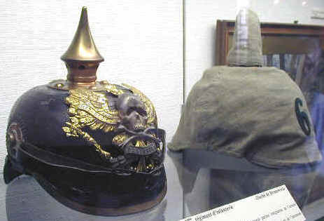 ドイツ帝国の象徴 ピッケルハウベ : (*´ω｀*){UHIのダンボール箱