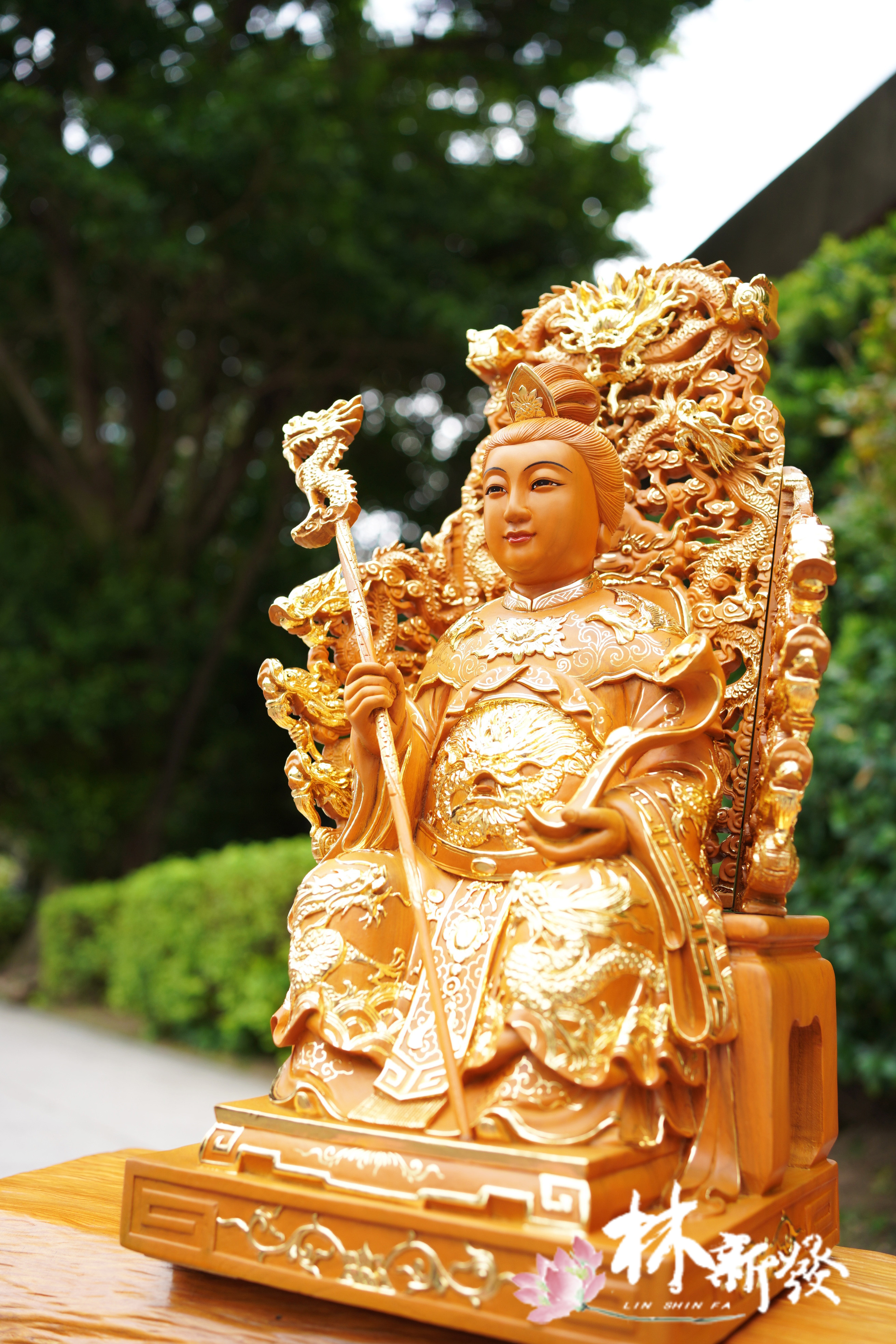 新發神藝-瑤池金母(九龍椅氣勢非凡/尺三。尺六作品)