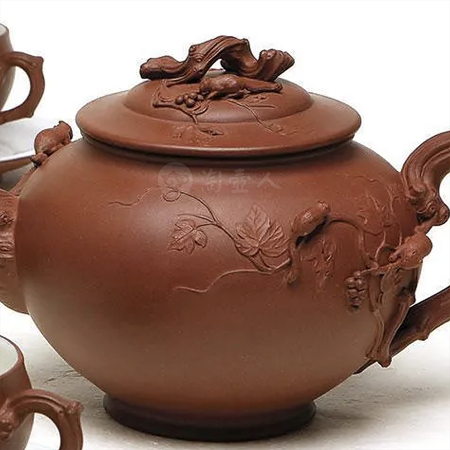 宜兴顾景舟紫砂壶价格《松鼠葡萄十头套组茶具》-大师印章简介