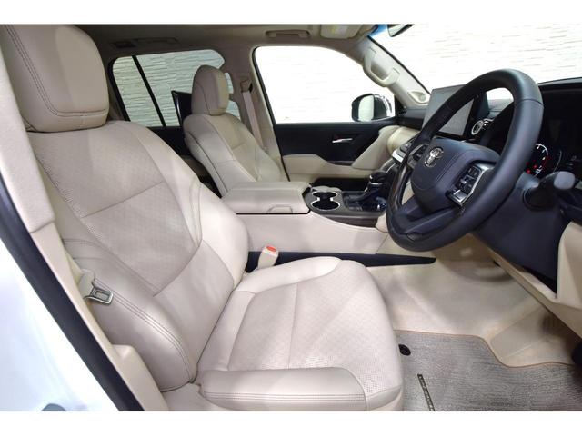 TOYOTA LAND CRUISER ZX | 2024 | PEARL WHITE | 16000 km | details