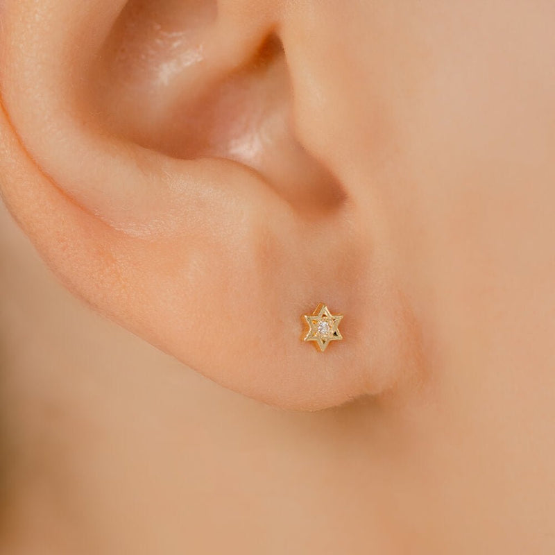 小さい六芒星のボディピアス│K18 プラチナ ダイヤモンド 六芒星 軟骨
