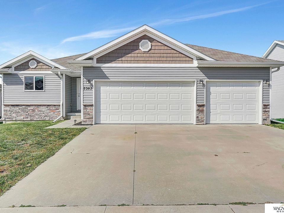 909a60e911a4328e94daedac92f53f