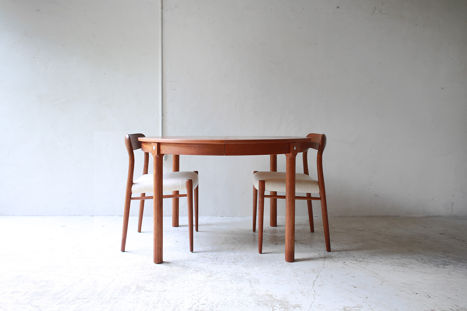 Round Dining Table for Gudme Møbelfabrik | phono | 金沢 北欧 中古