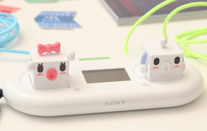 STEM教育｜ロボットトイ「toio™（トイオ）」で、遊びながら