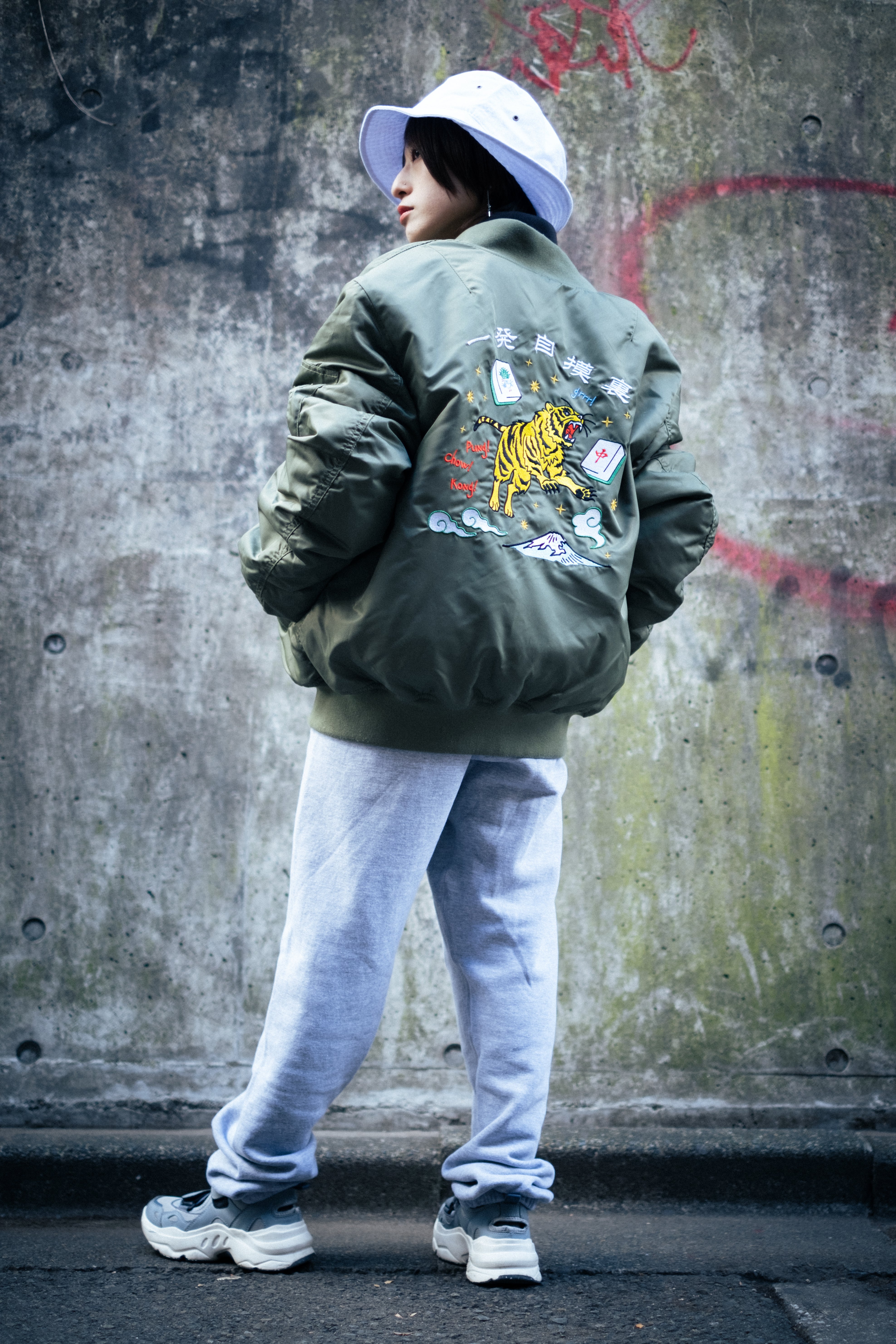 麻雀アパレル／虎刺繍ブルゾン／宝燈 – 宝燈 -pouto-