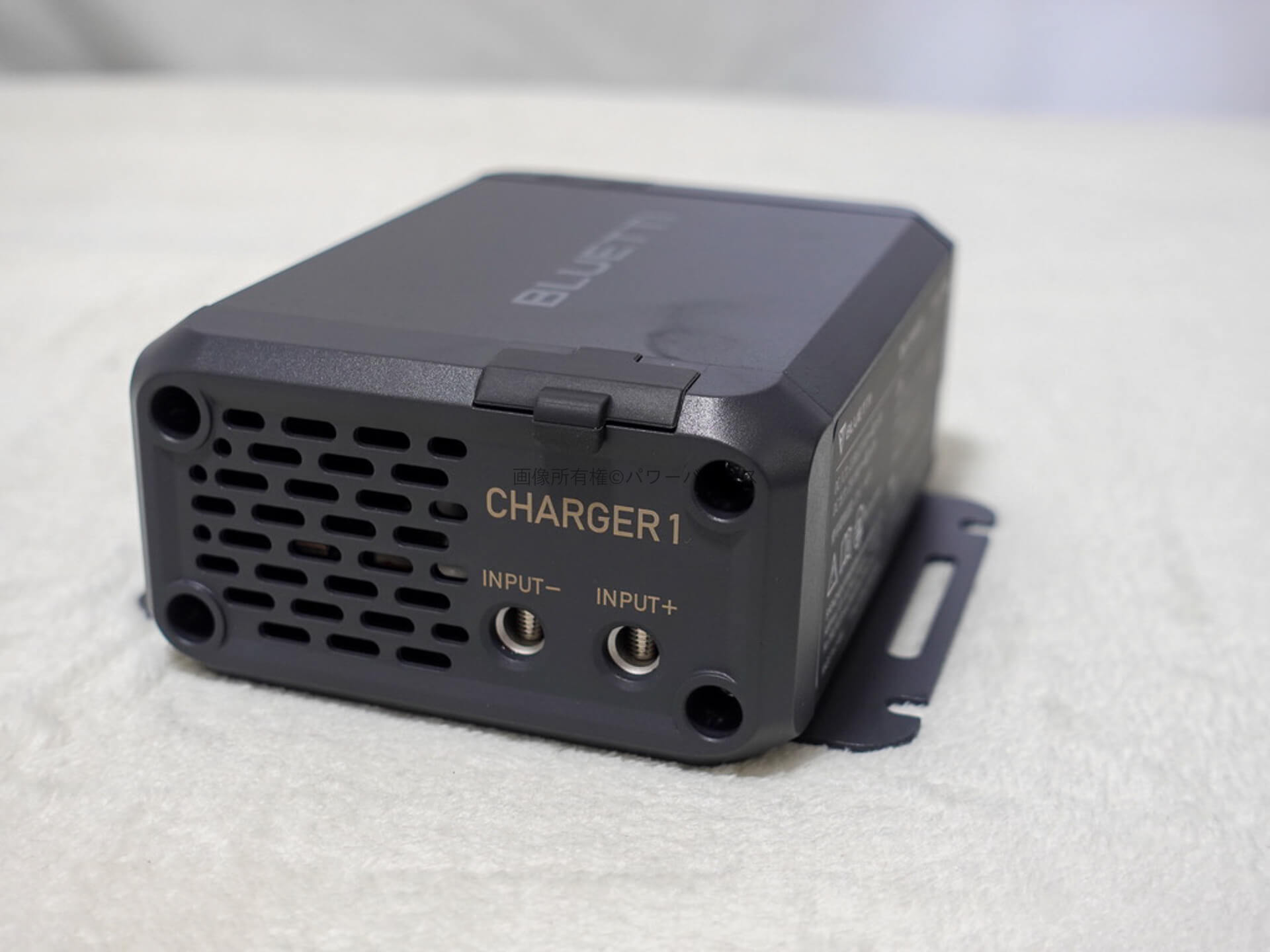 実機レビュー】BLUETTI Charger 1：機能や外観・同梱品を解説 | POWERBANKS