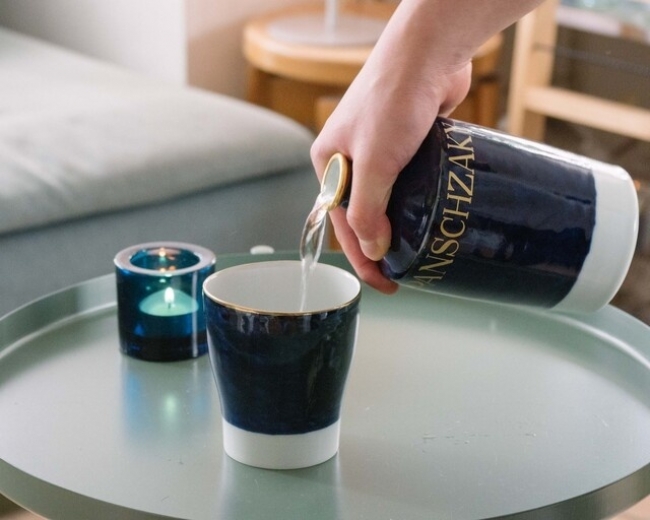 かつて海を旅した伝統の波佐見焼コンプラ瓶「ワグネルブルー」Makuake