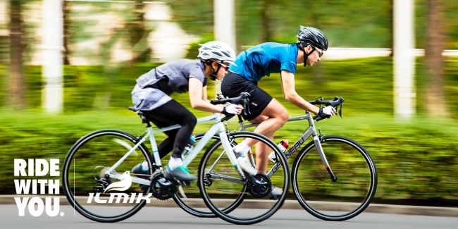 街中に溶け込めるデザインで、サイクリング以外のカジュアルシーンにも