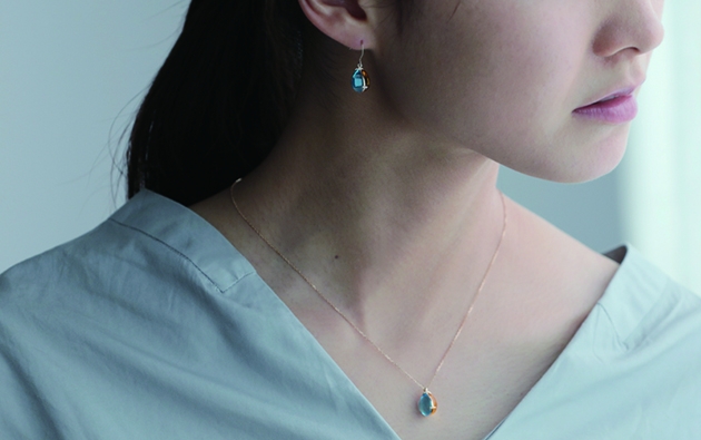 最長2カ月待ちとなったジュエリーの新作『Shizuku』ピアス、販売開始