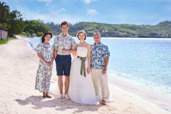 WATABE WEDDING』×『SHIPS』共同開発、新作リゾートウェディング向け