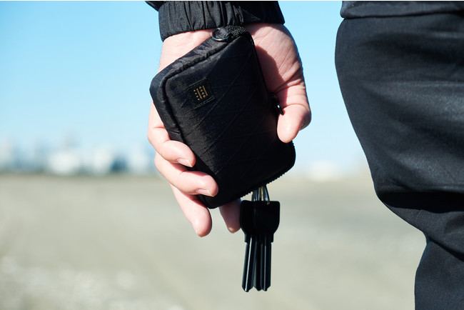 クラファン総支援額1000万突破の第2弾！極小多機能ケース「MUZOSA X