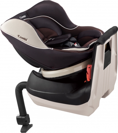 赤ちゃんとママが向き合える“一歩進んだベッド型”回転シートでラクラク