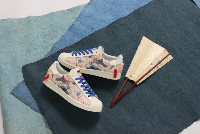 Three Tides Tattoo “UKIYOEMON”による粋な和柄を落とし込んだ『adidas