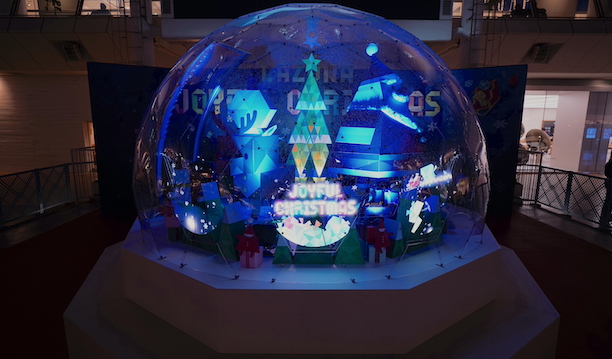 クリスマス スノードームの演出に 3Dホログラムディスプレイ「3D