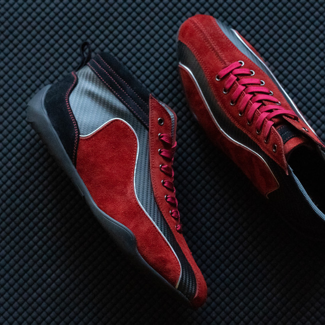 日本発のドライビングシューズ「ネグローニ」、富士スピードウェイとの