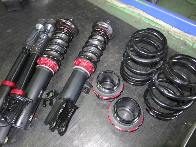 E12 ノート e-power nismo s BLITZ ZZ-R DAMPER車高調に交換 四輪